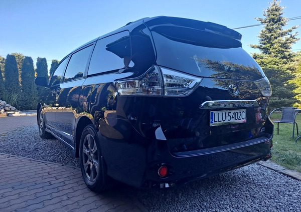 Toyota Sienna cena 169000 przebieg: 29000, rok produkcji 2020 z Łuków małe 631